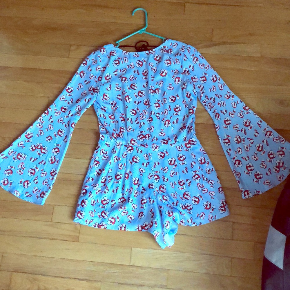 Bell sleeve print romper